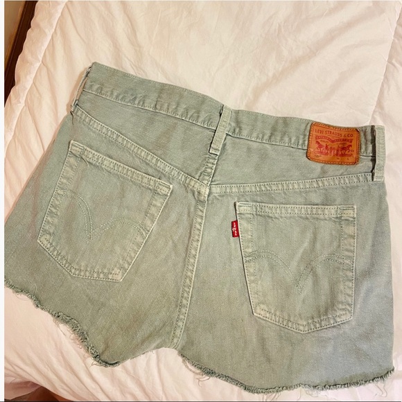 Levi’s green cut offs - Picture 1 of 3